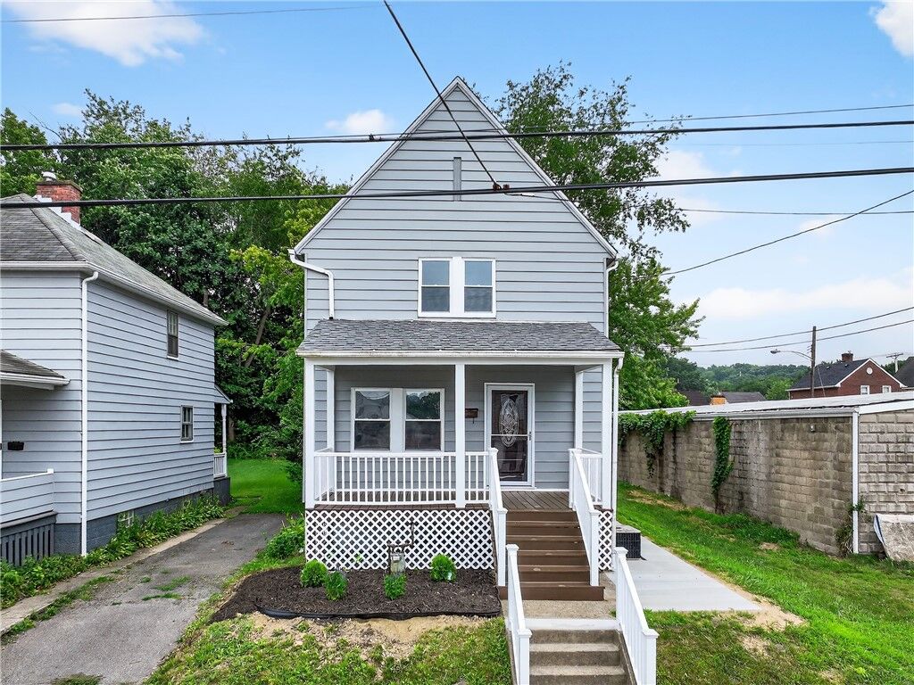 Property Photo:  1631 McMinn St  PA 15001 