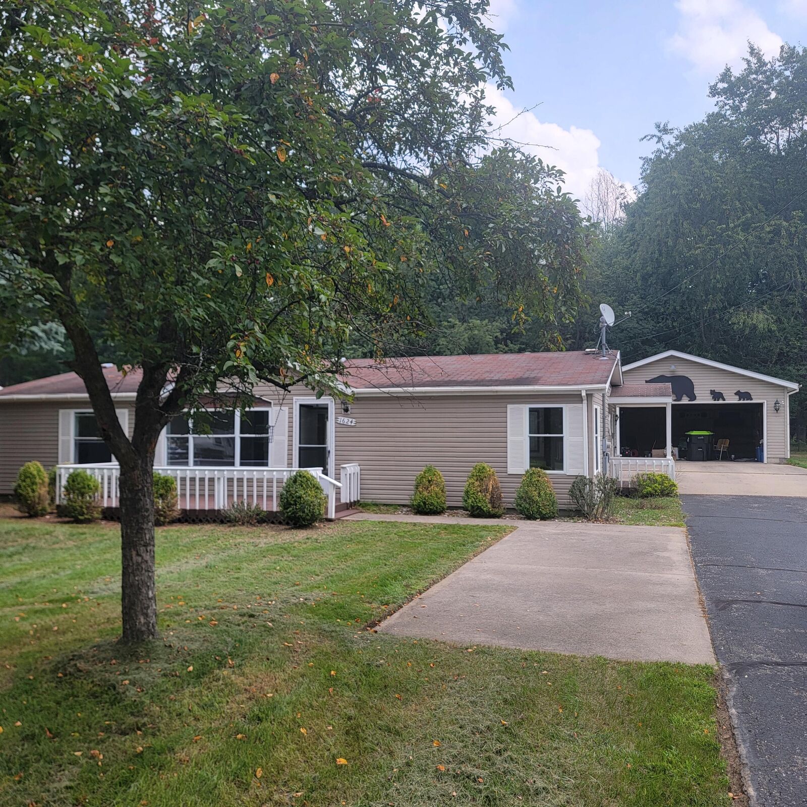 Property Photo: 1624 Kennedy Drive MI 48656