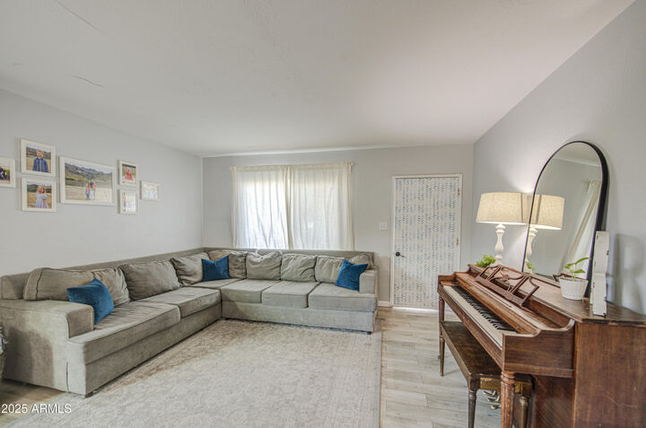 Property Photo: 440 S Fraser Drive AZ 85204