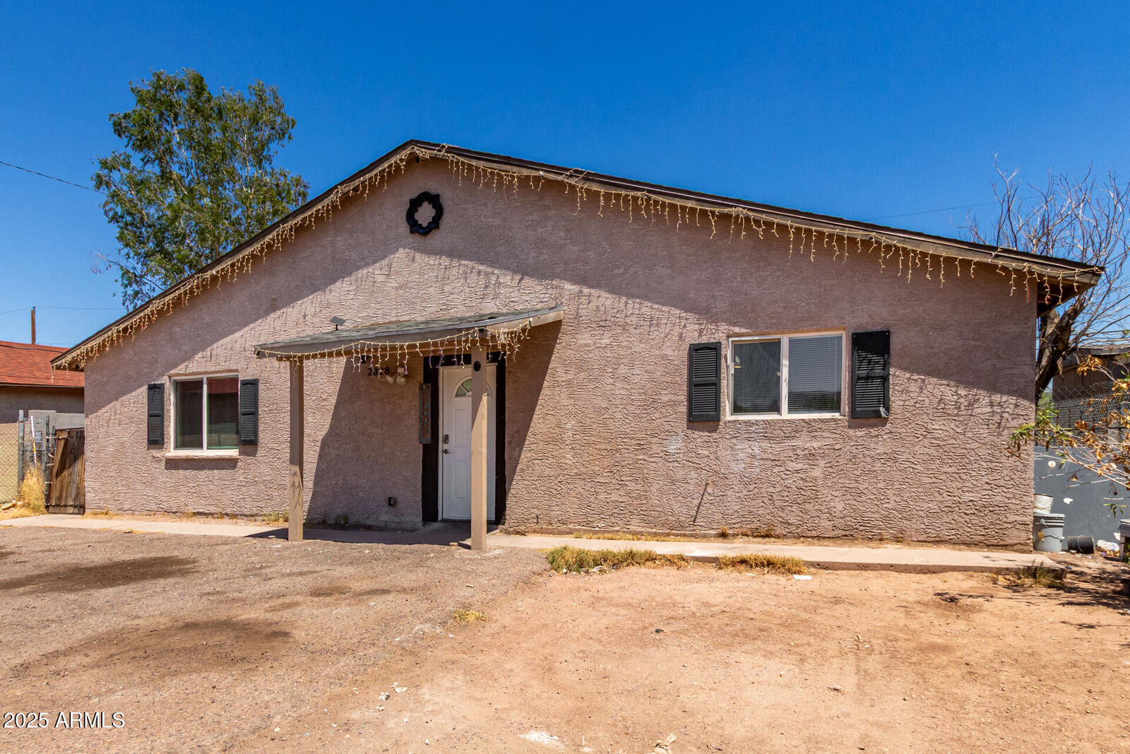 Property Photo:  2828 E Chipman Road  AZ 85040 