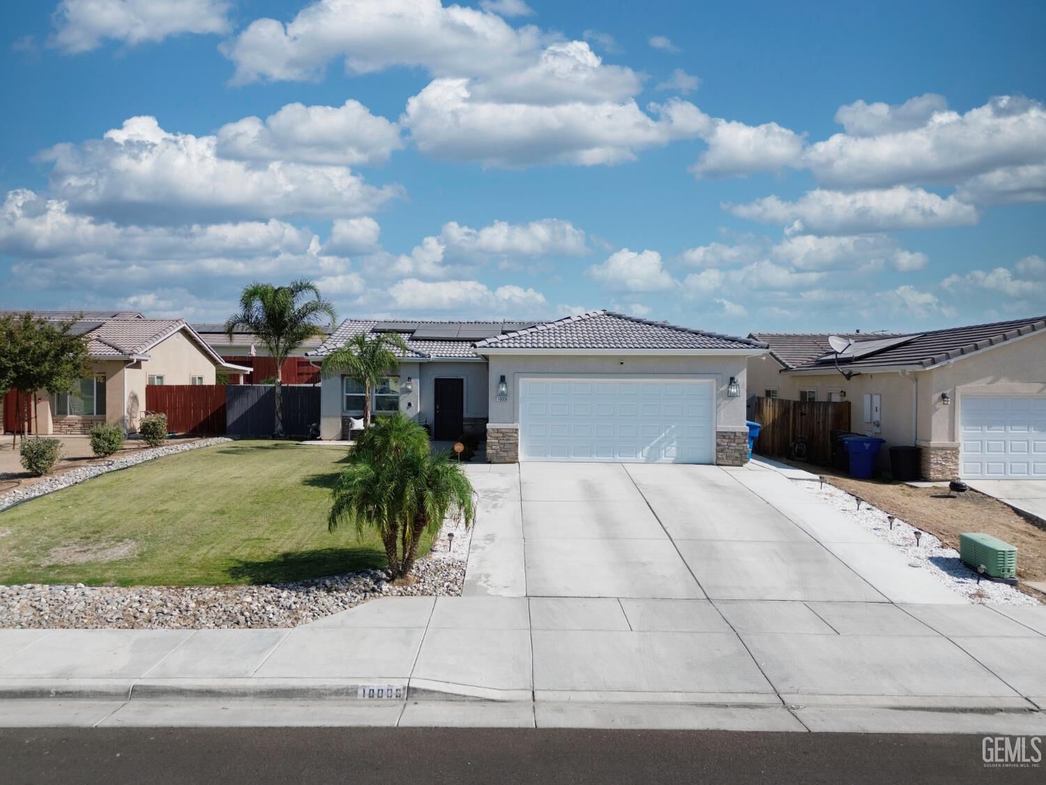 Property Photo: 10006 Krista Vineyard Way CA 93306