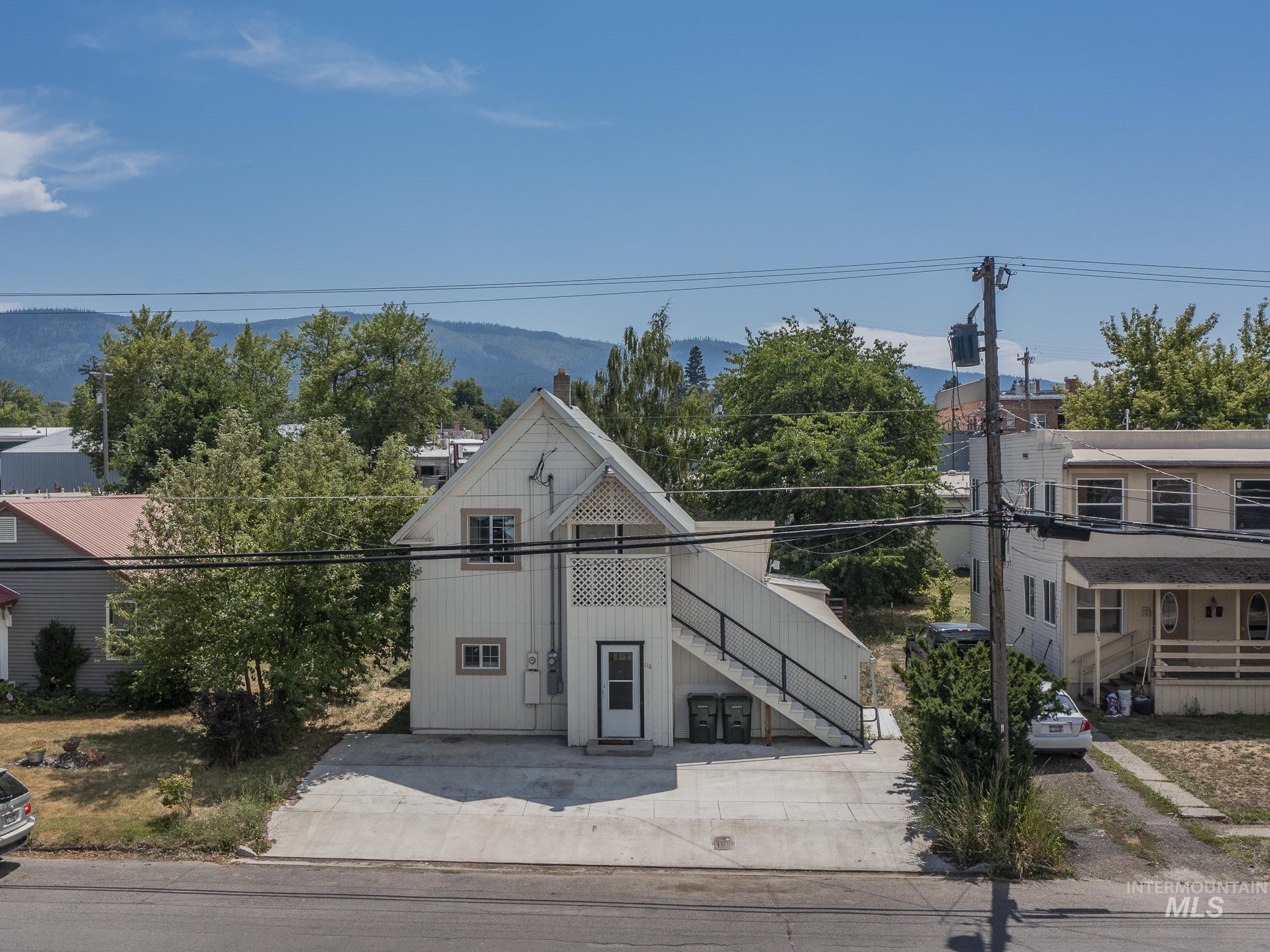 Property Photo: 116 E N. 2nd Street ID 83530