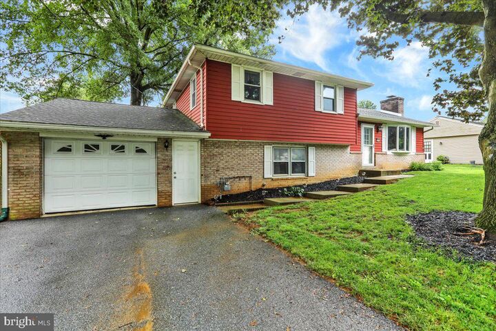 Property Photo:  980 Boyce Avenue  PA 17601 