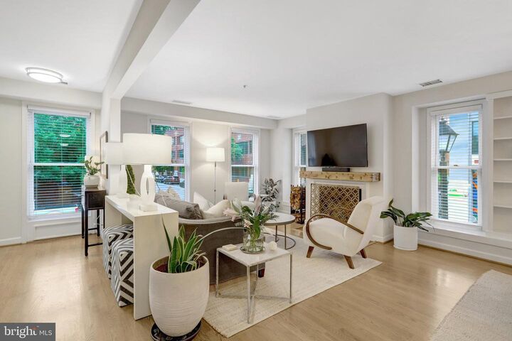 Property Photo: 110 Cameron Street Cs101 VA 22314