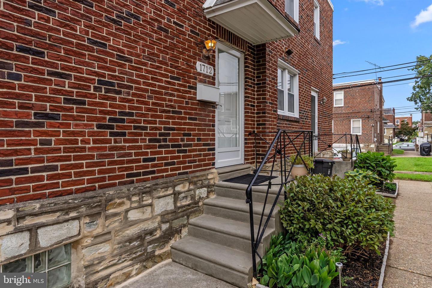 Property Photo: 1712 Tustin Street PA 19152