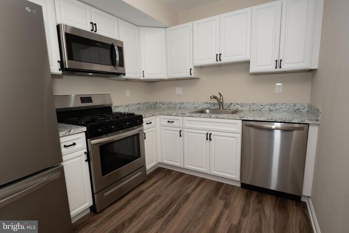 411 Stiles Ave Unit E3  Maple Shade NJ 08052 photo