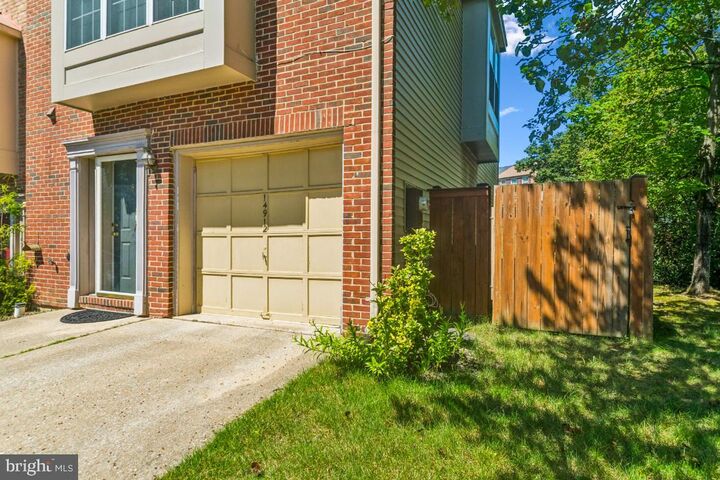 Property Photo:  14912 Ashford Place  MD 20707 