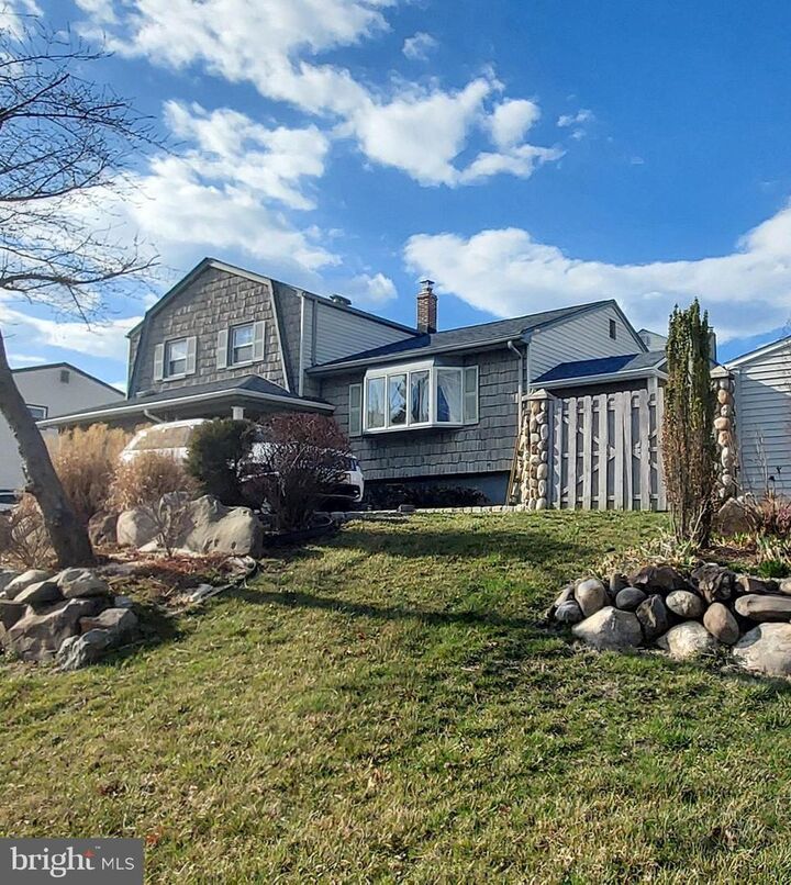 Property Photo: 9 Cottonwood Dr. NJ 08872
