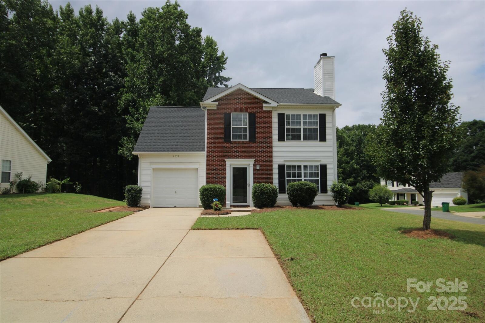 Property Photo: 7853 Sullivans Trace Drive NC 28217