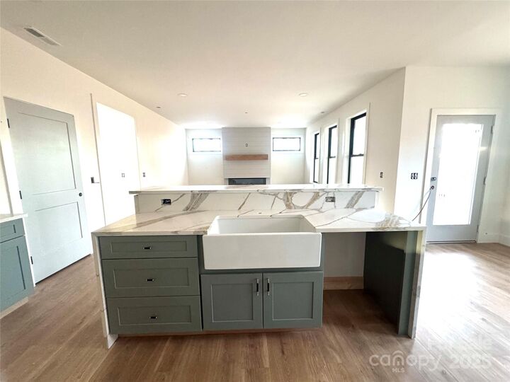 Property Photo: 1351 Old Country Road NC 28786