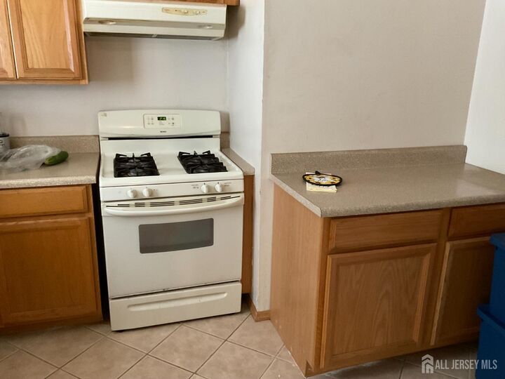Property Photo:  903 No Oaks Boulevard N  NJ 08902 