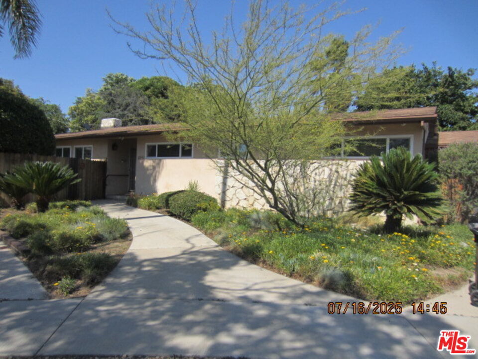 12715 Hartland St  North Hollywood CA 91605 photo