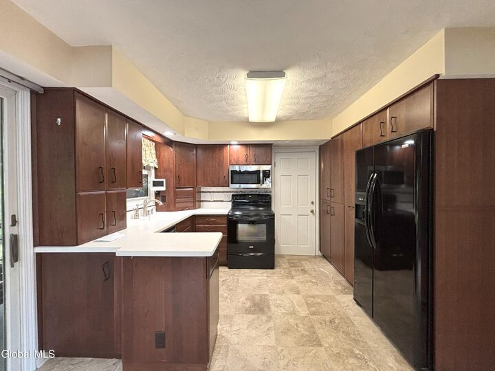 Property Photo:  47 Campus Club Drive  NY 12084 