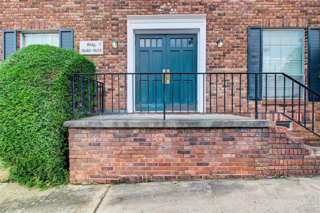 Property Photo: 5650 Kingsport Drive GA 30342