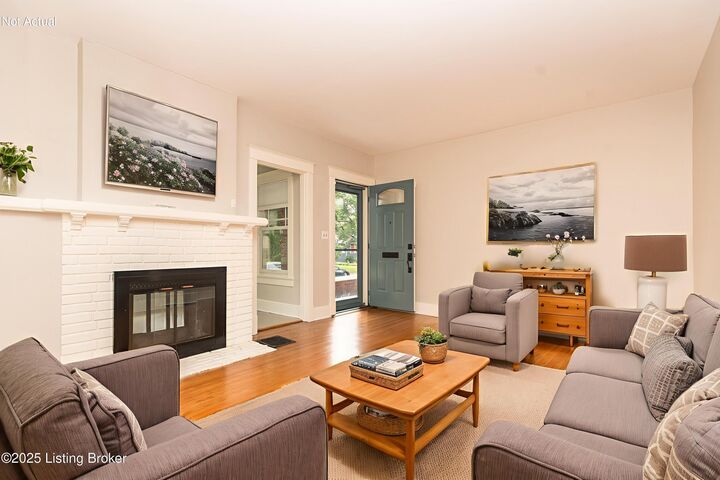 Property Photo: 2908 Beaumont Rd KY 40205