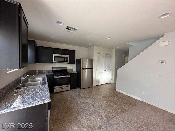 Property Photo: 3650 Via El Monte Avenue NV 89115