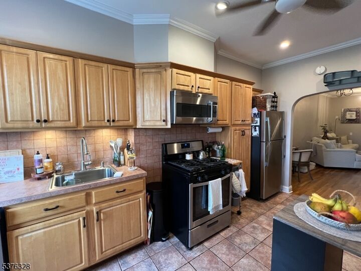 Property Photo: 346 7th St 6 NJ 07302