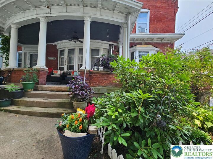 Property Photo: 752 Walnut Avenue PA 18042
