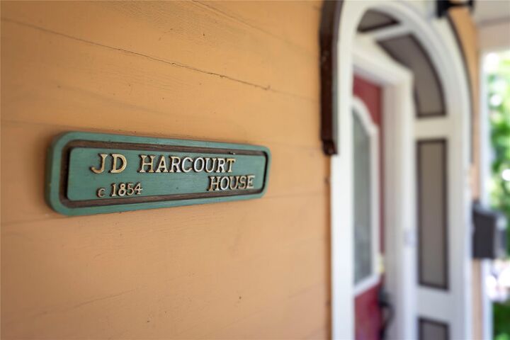 Property Photo: 1 Andrews Place NY 12590