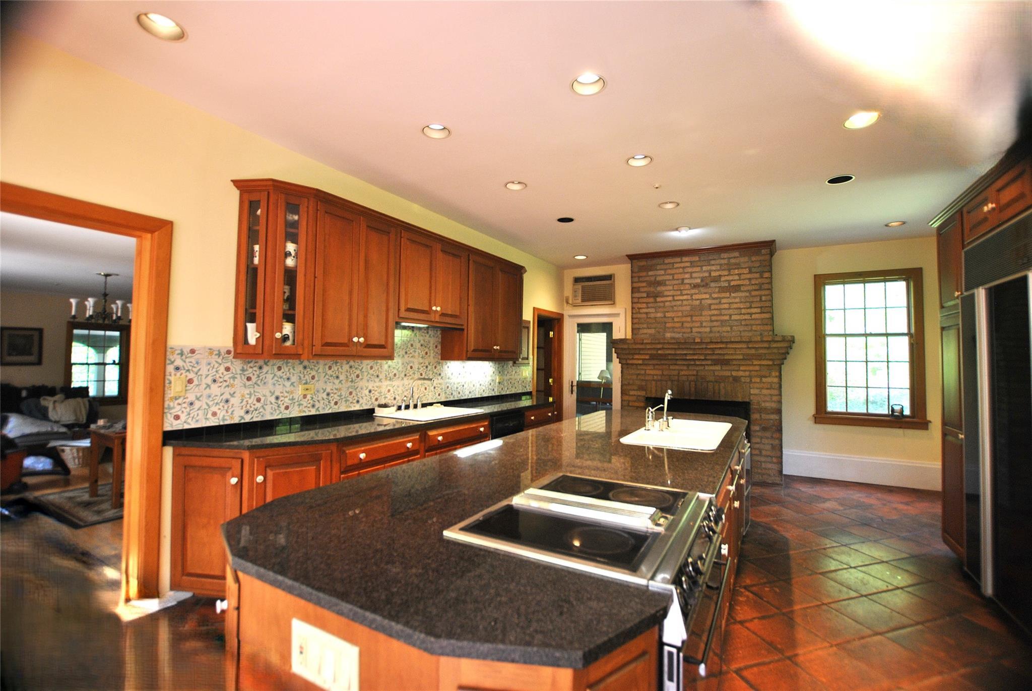 Property Photo:  81 Glendale Road  NY 10562 