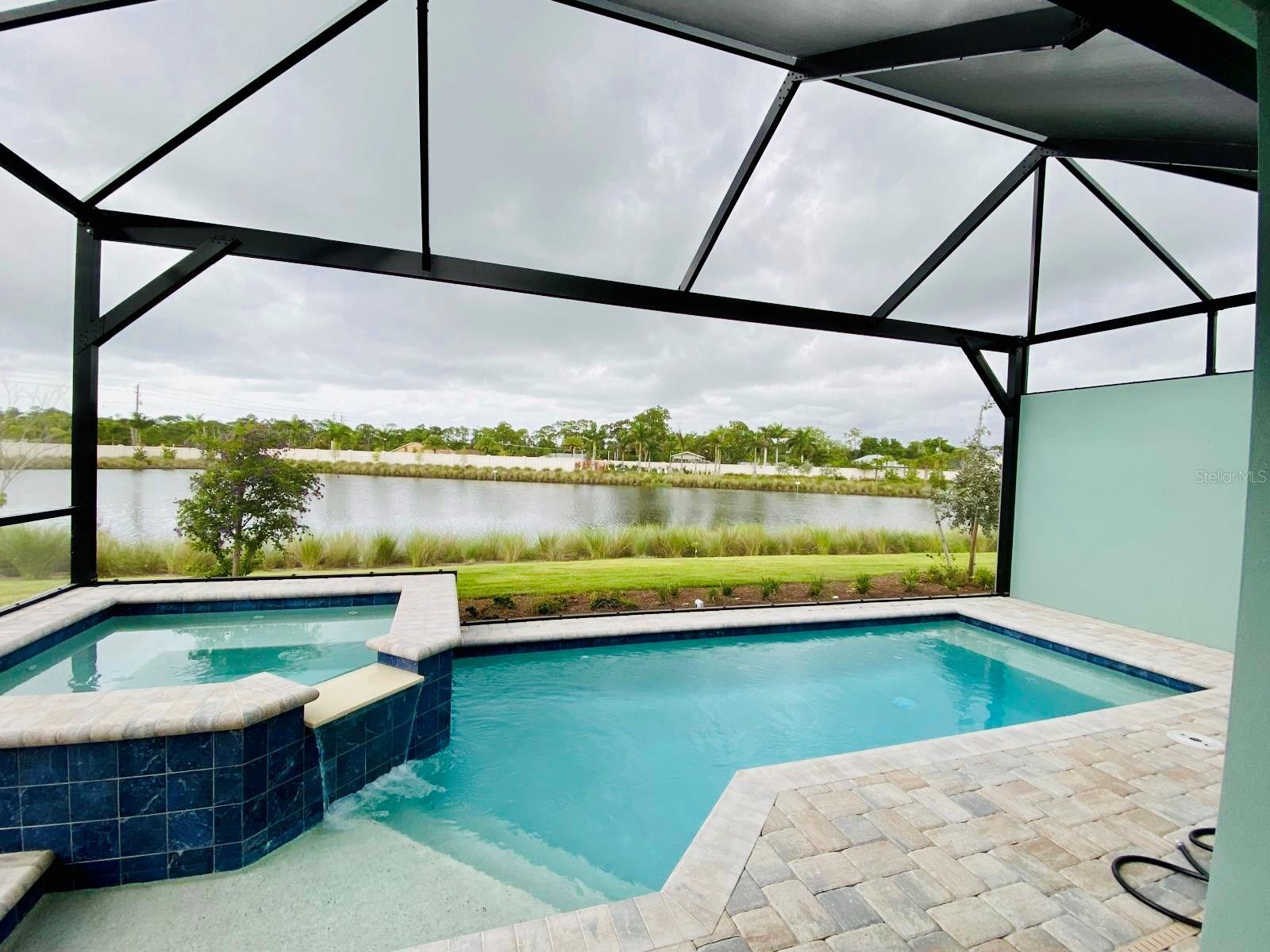 Property Photo: 8813 Yucatan Court FL 34112