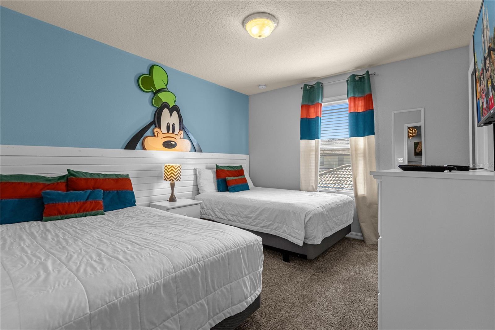 Property Photo: 9031 Rhodes Street FL 34747