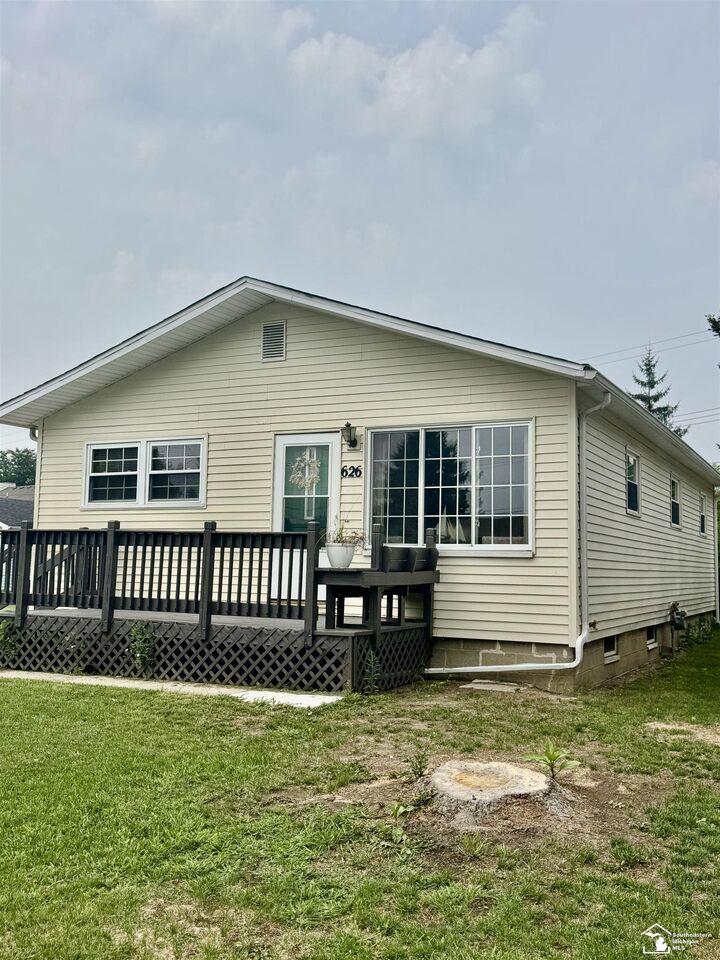 Property Photo:  626 Palmwood Avenue  MI 48161 