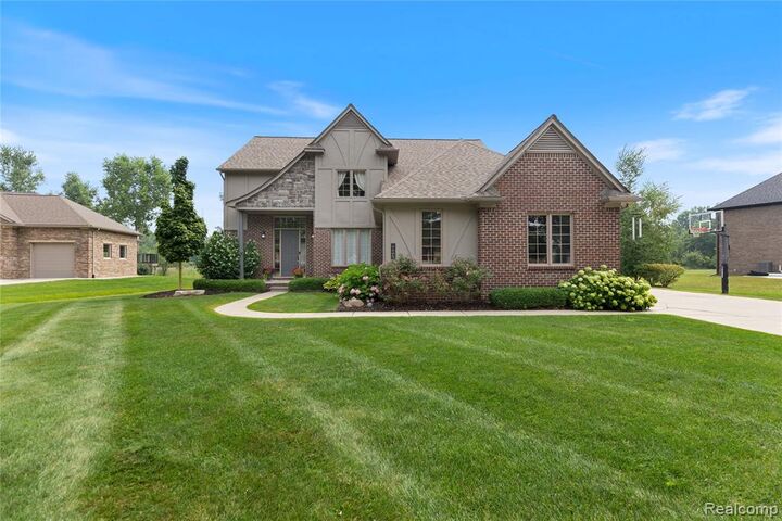 Property Photo:  68242 Lake Angela Pointe  MI 48062 5625 