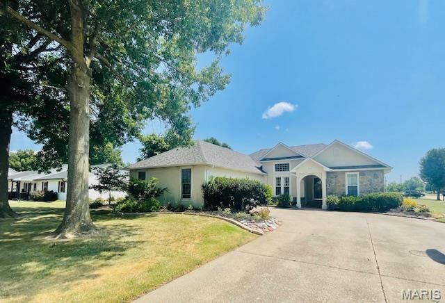 Property Photo: 866 Auburn Drive MO 63801