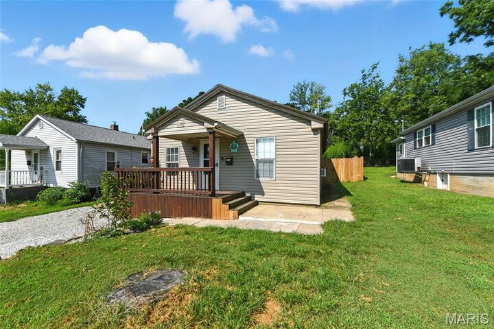 Property Photo:  110 S Grand Avenue  MO 63020 