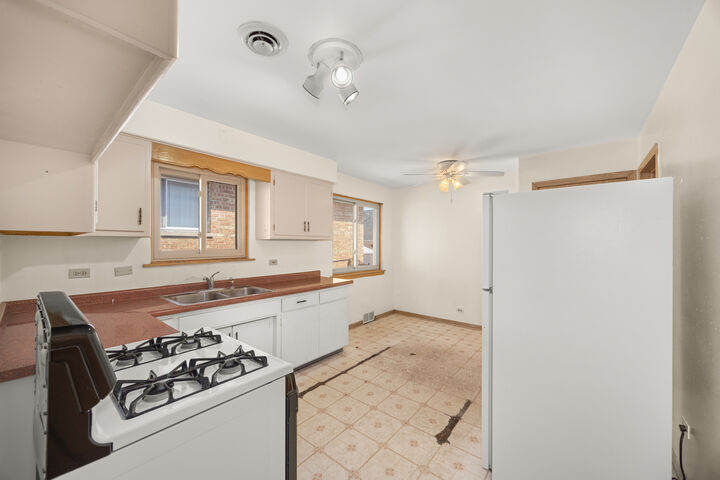 Property Photo: 2905 W 102nd Place IL 60655