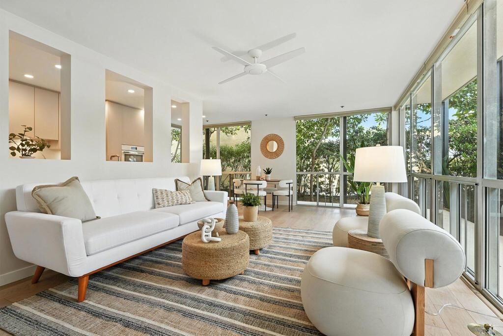 Property Photo:  800 Prospect Street 1F  CA 92037 