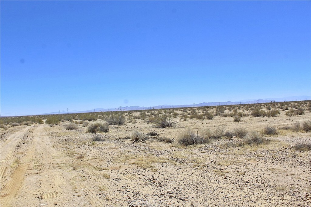 Property Photo:  1111 Santa Fe Trail  CA 92301 