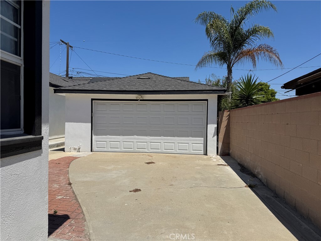 Property Photo:  1935 W 154th Place  CA 90249 