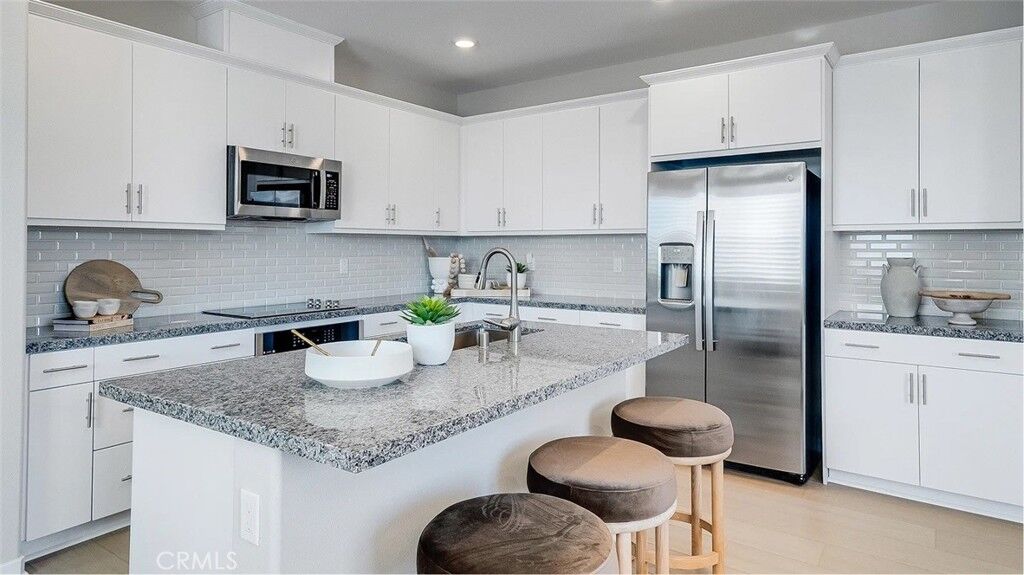 Property Photo:  2593 Cloudview Privado  CA 91761 