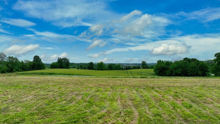 Property Photo: 192 Nubia Rd TN 37186