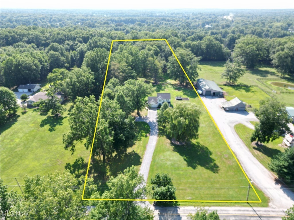 Property Photo: 3891 Mahoning Road OH 44429