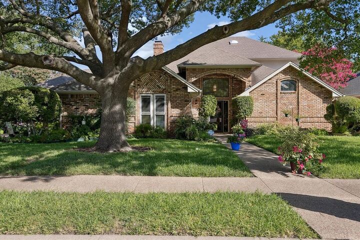 Property Photo: 9952 Wandering Way Street TX 76126