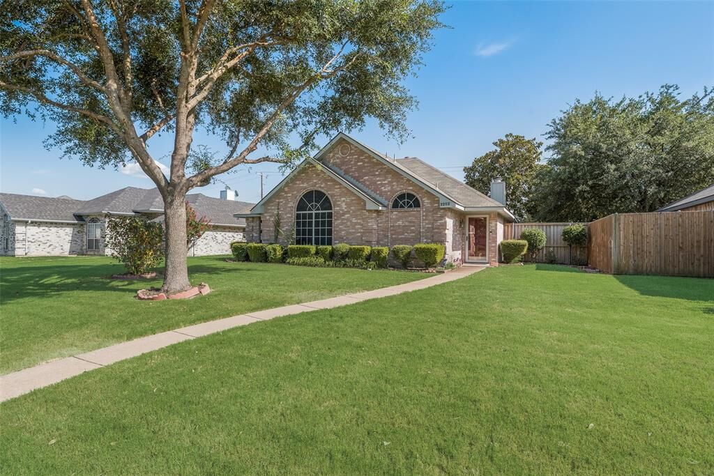 Photo de la propriété: 1212 Old Knoll Drive TX 75098