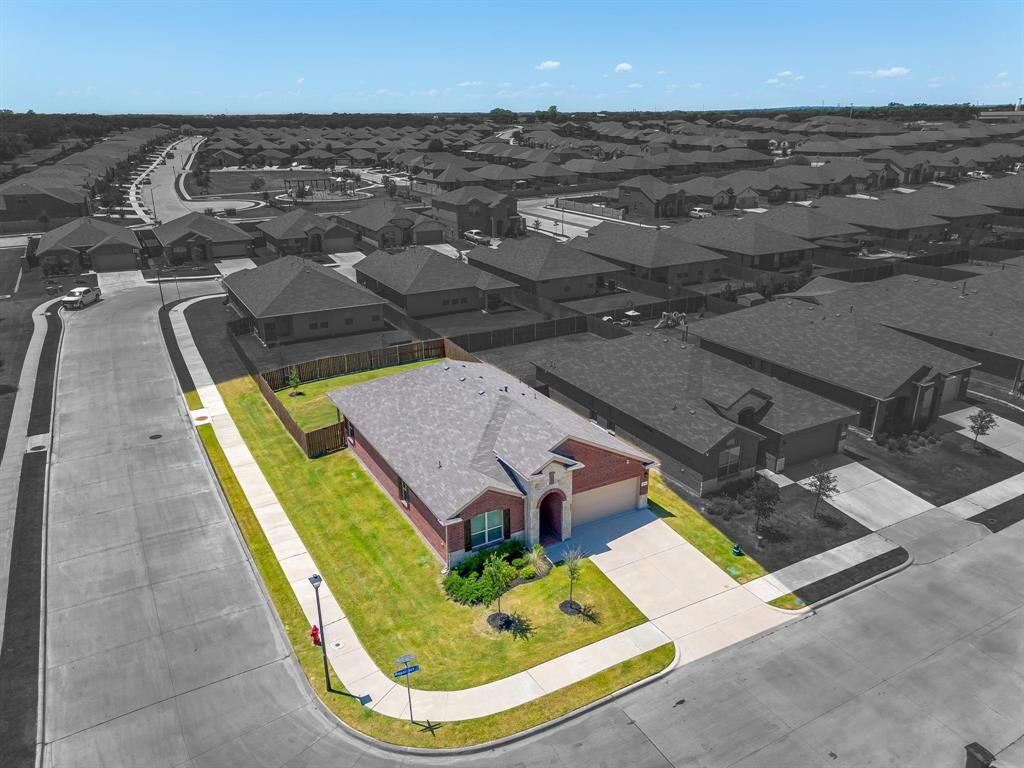 Property Photo:  2416 Waggoner Ranch Drive  TX 76087 