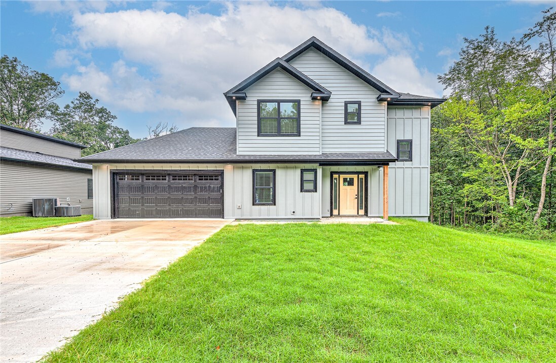 Property Photo:  9 Latheron Lane  AR 72715 