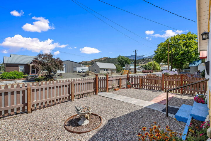 Property Photo:  312 N Canyon Boulevard  OR 97845 