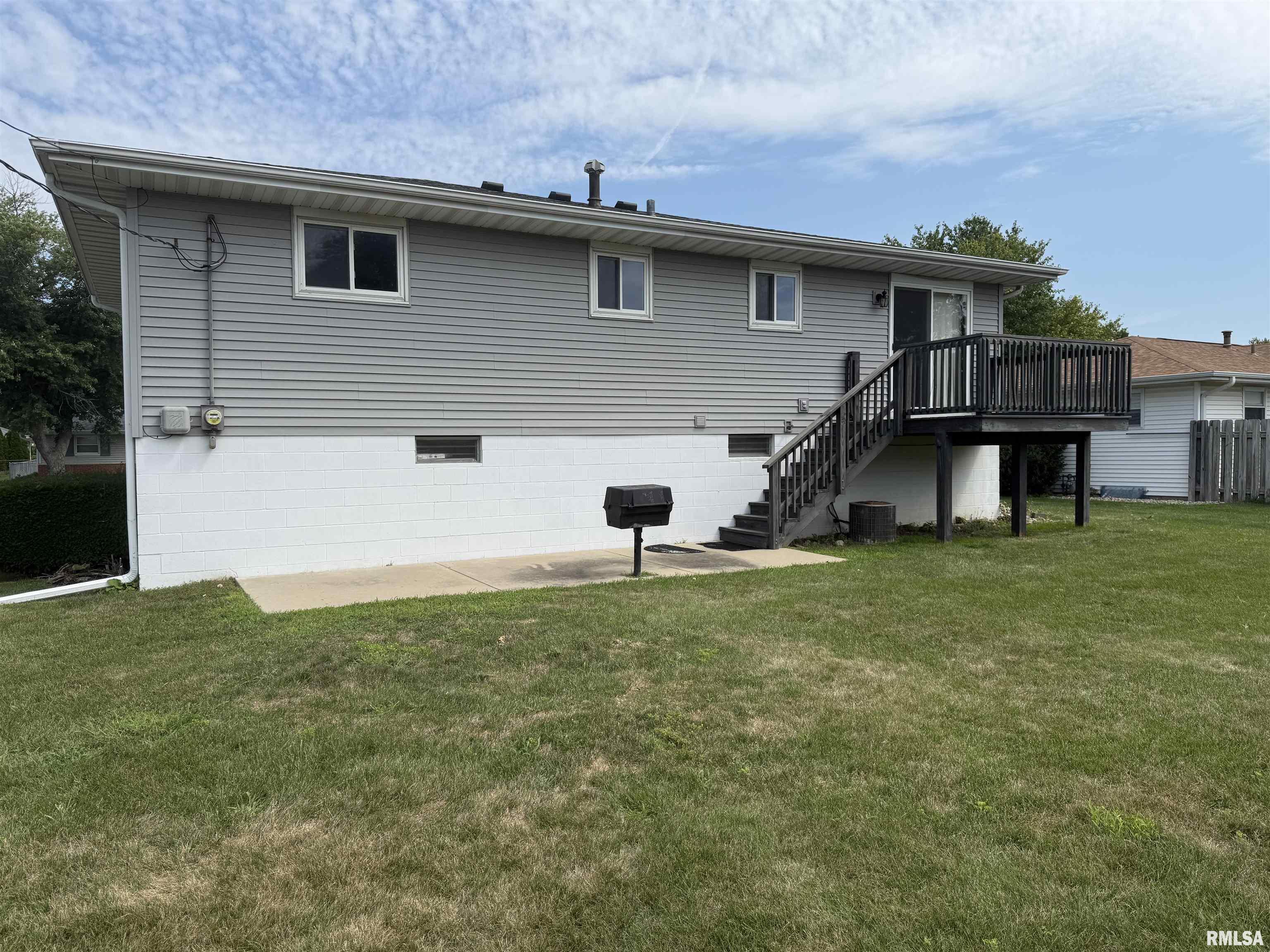 Property Photo: 138 E Oakwood Street IL 61550