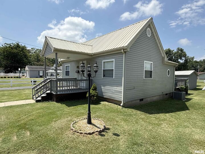 1205 S Holland Street  Harrisburg IL 62946 photo