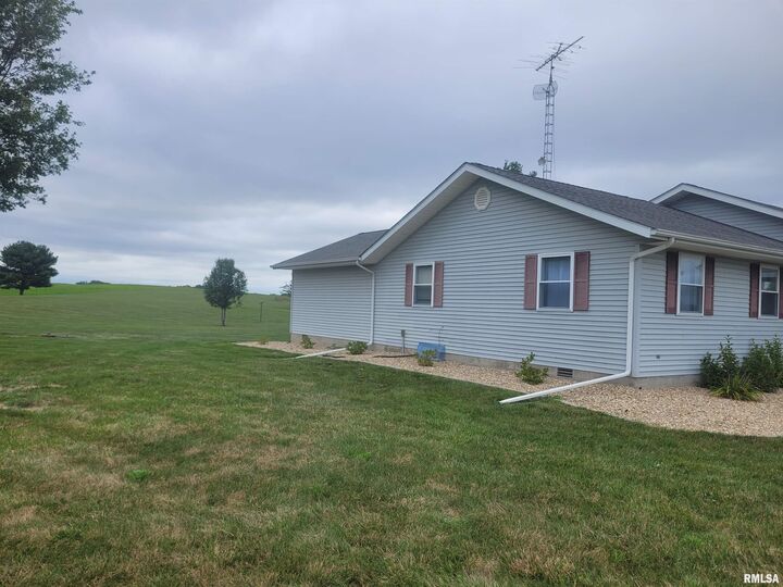 Property Photo: 20796 E Il Hwy 15 Highway IL 62814