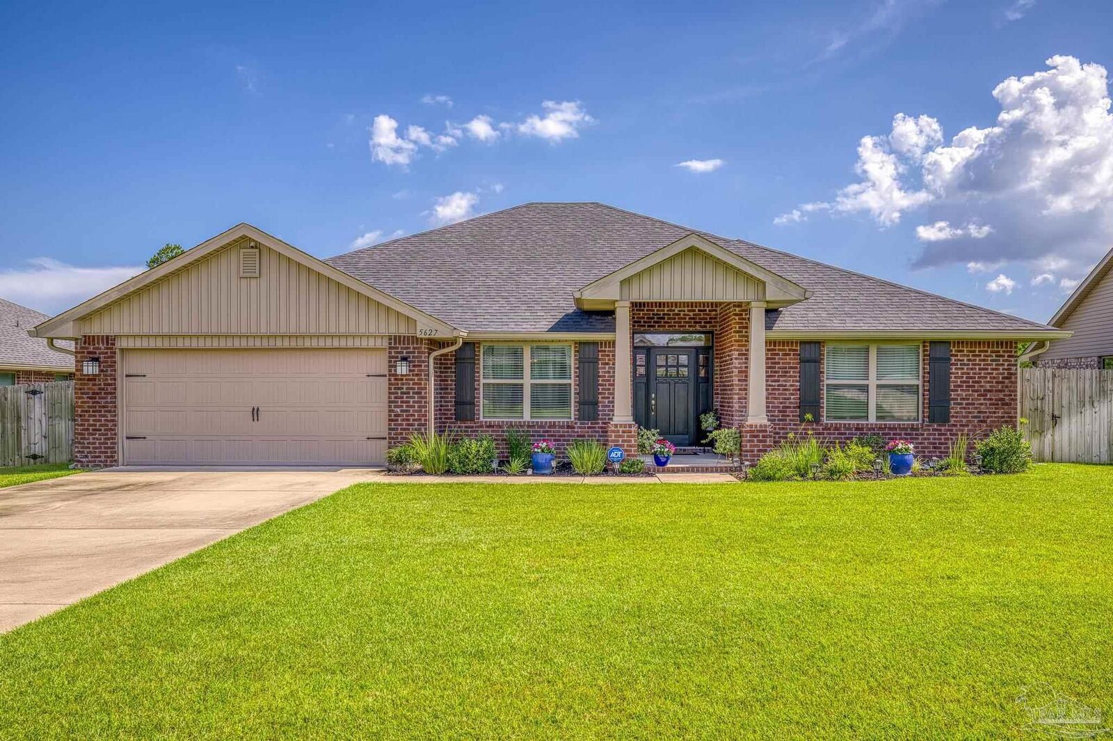 Property Photo: 5627 Burr St FL 32570