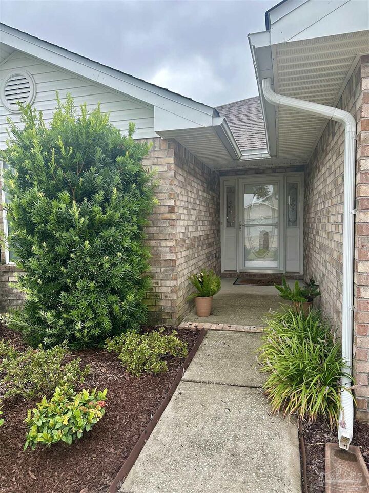 Property Photo: 3749 Lexa Ct FL 32563