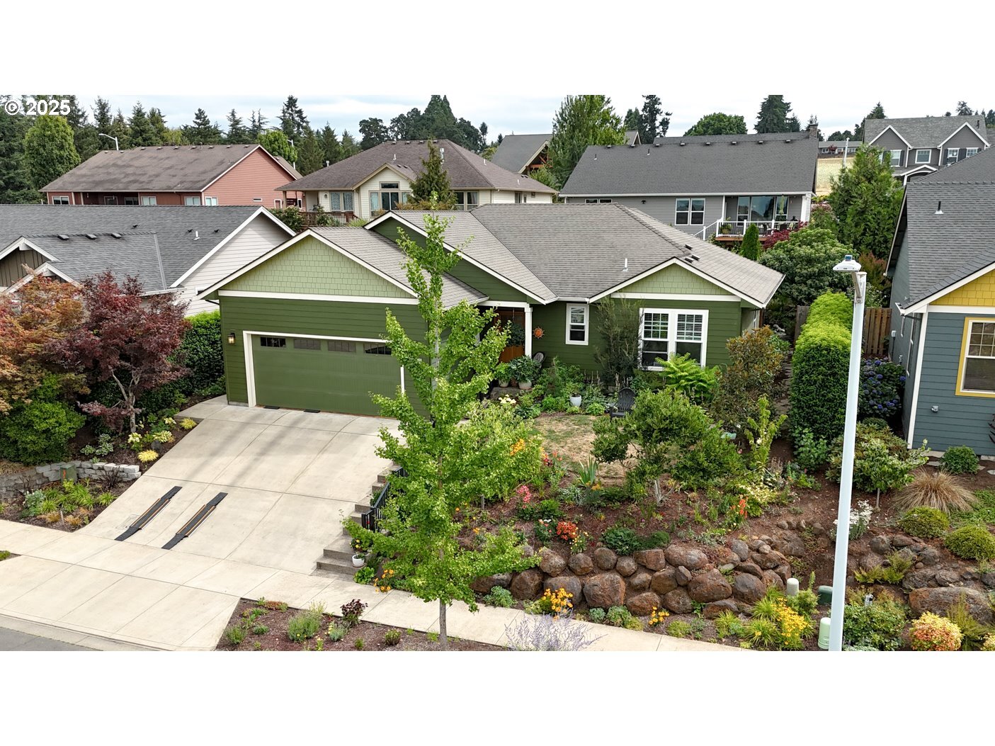 Property Photo:  1510 Crestview Dr  OR 97381 