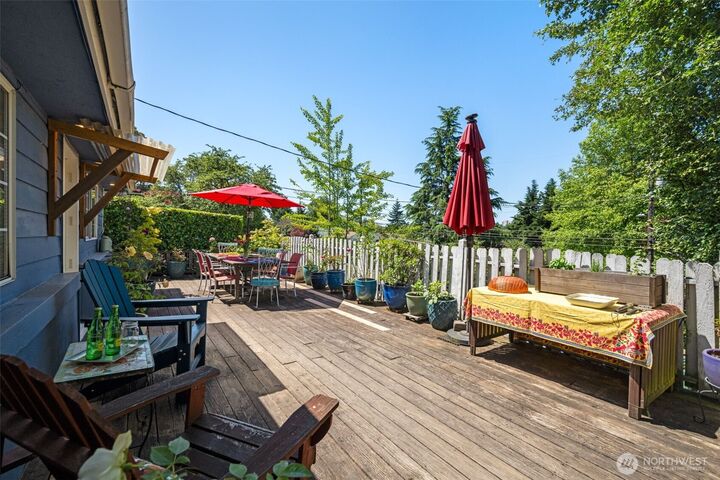 Property Photo:  1524  30th Avenue  WA 98122 