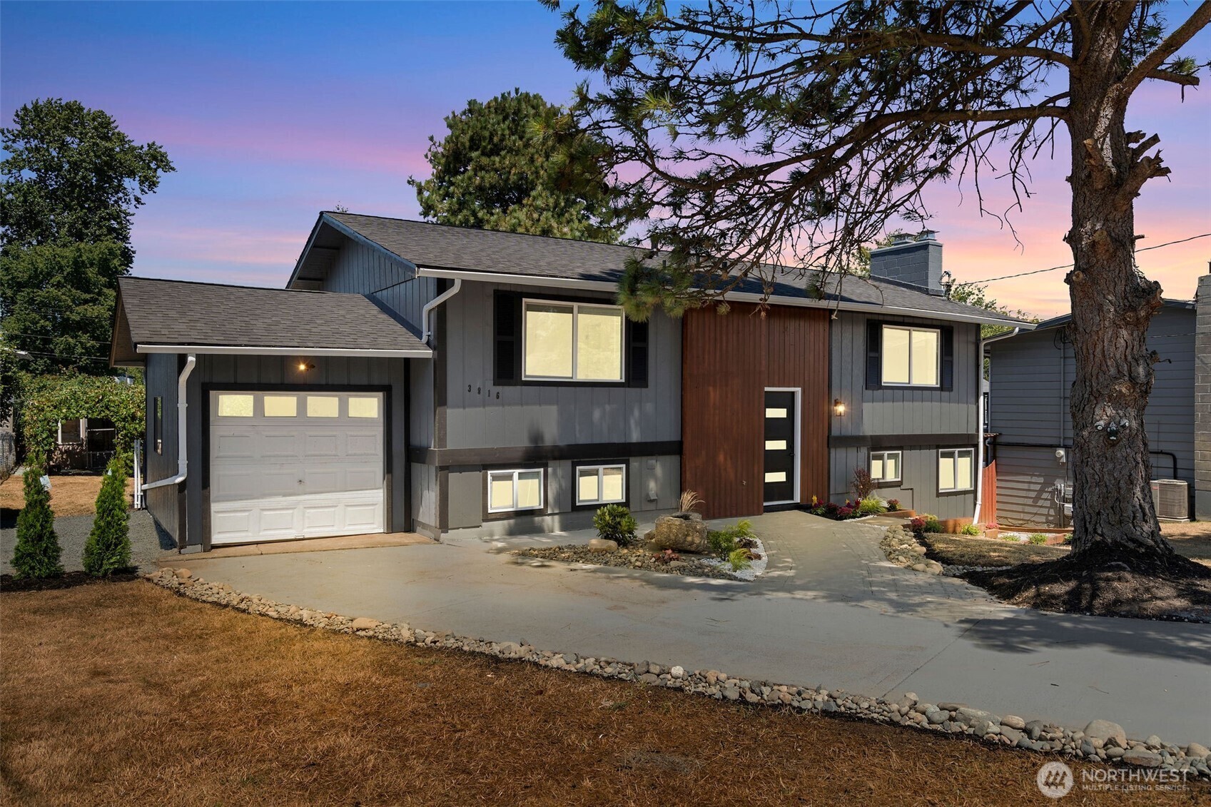 Property Photo:  3816 S 249th Street  WA 98032 